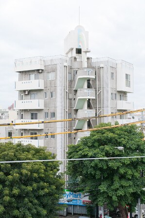 セイ・シェル壷屋の物件外観写真